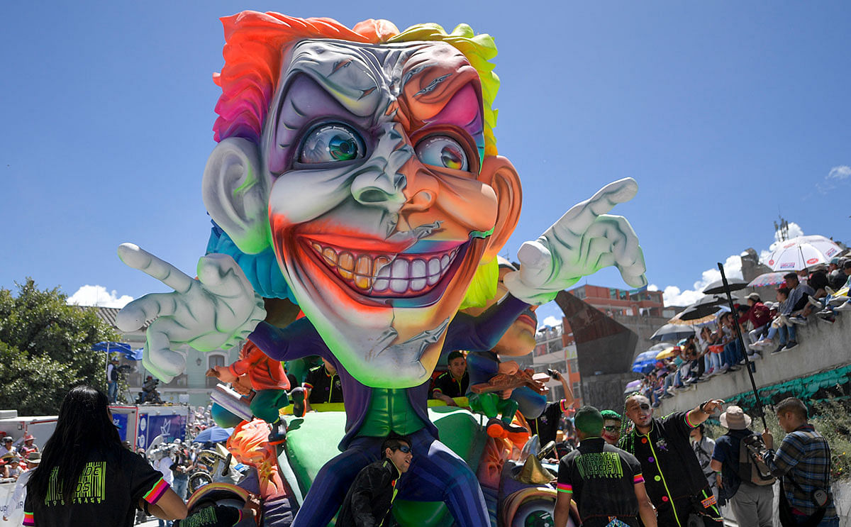 A float takes part in the `White Day` parade, on 6 January 2020, during the Carnival of Blacks and Whites in Pasto, Colombia, the largest festivity in the south-western region of the country. Photo: AFP