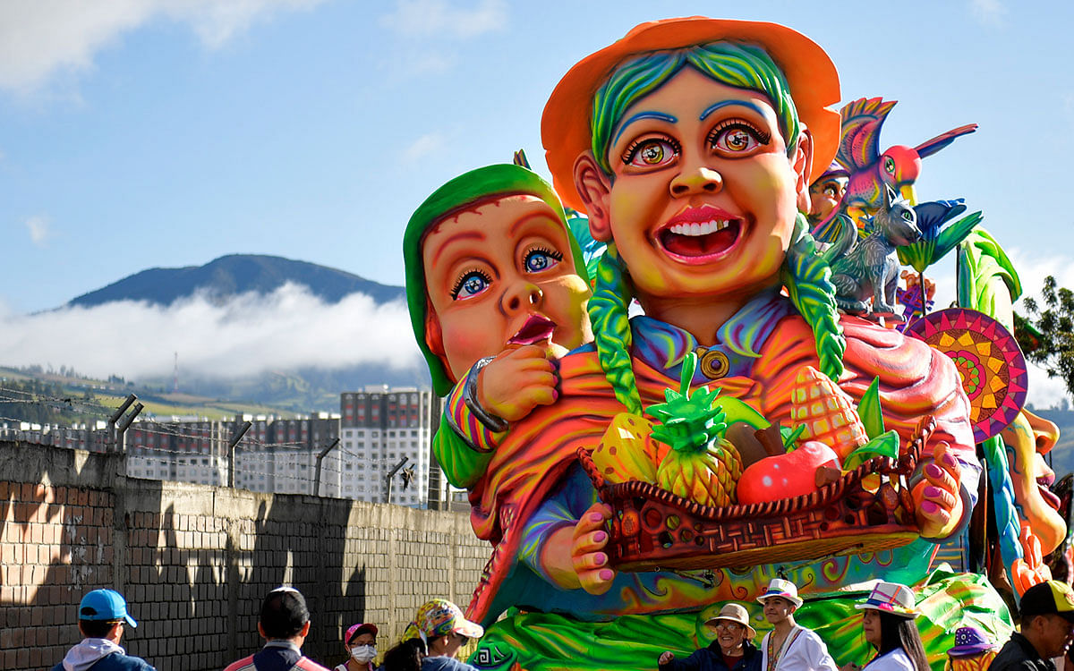 A float takes part in the `White Day` parade, on 6 January 2020, during the Carnival of Blacks and Whites in Pasto, Colombia, the largest festivity in the south-western region of the country. Photo: AFP