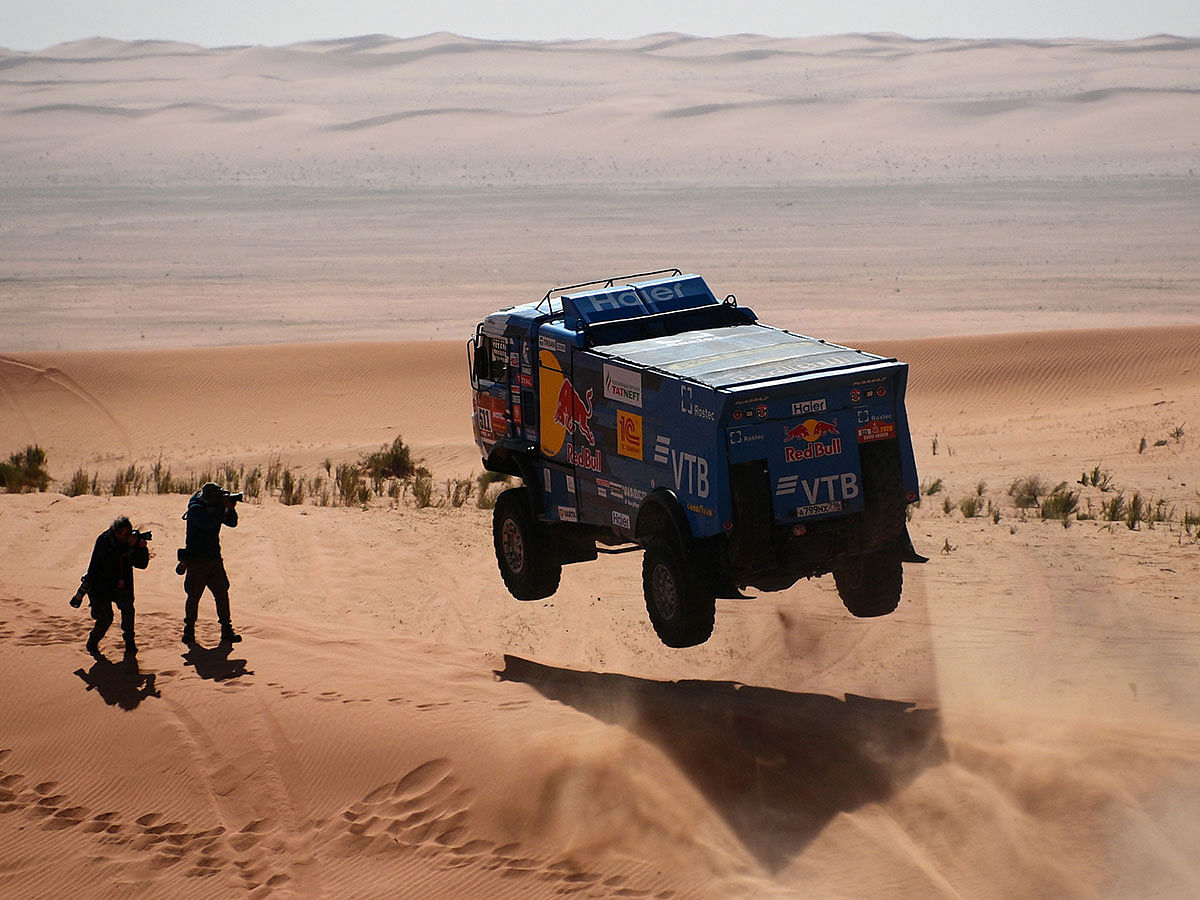 Kamaz` Russia driver Andrey Karginov, co-driver Andrey Mokeev and Igor Lenonov compete during the Stage 6 of the Dakar 2020 between Ha`il and Riyadh, Saudi Arabia, on 10 January 2020. Photo: AFP