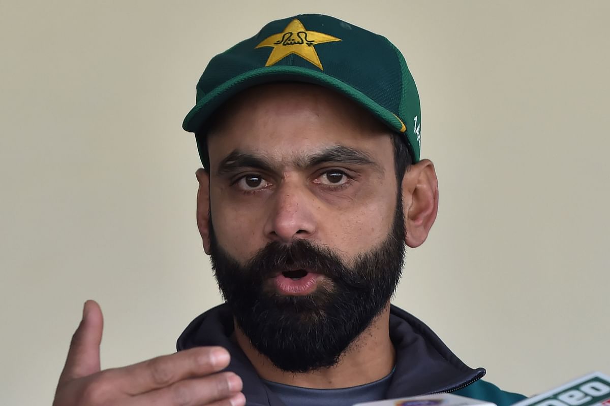 Pakistan`s cricketer Mohammad Hafeez speaks to media representatives in Lahore on 17 January 2020. Photo: AFP