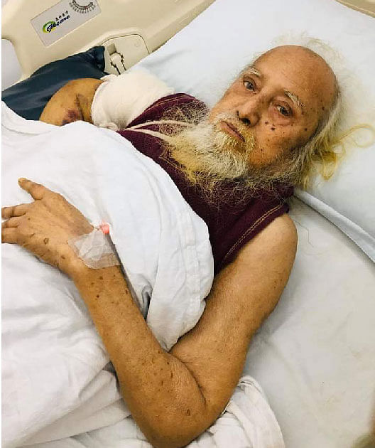 The elderly man who has been traced 48 years after he had gone missing from Beanibazar is receiving treatment at a hospital in Sylhet Photo: UNB