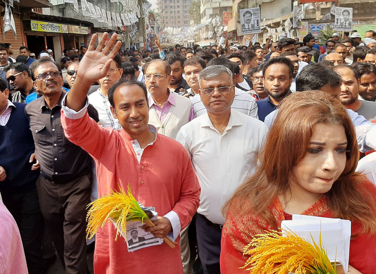 DNCC mayoral candidate from BNP, Tabith Awal, electioneers in Ashkona Dakkhin Khan area, Dhaka on 22 January 2020. Photo: Sajid Hossain