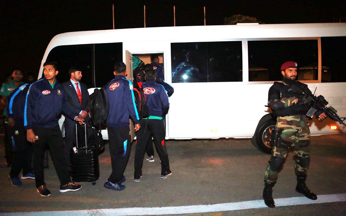 Bangladesh players reach Pakistan. Some 10,000 policemen and para-military personnel will guard the team from hotel to the Gaddafi stadium in Lahore for the three T20I matches and practice sessions. Photo: Collected