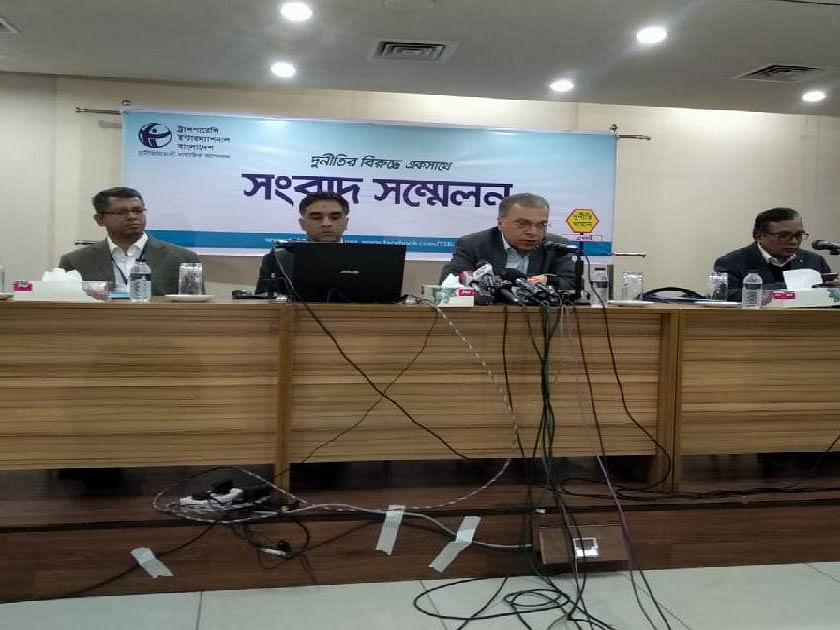 Mentioning that many foreign nationals are working in Bangladesh illegally, TIB executive director Iftekharuzzaman revealed the information at a press conference at its Dhanmondi office on Wednesday. Photo: UNB