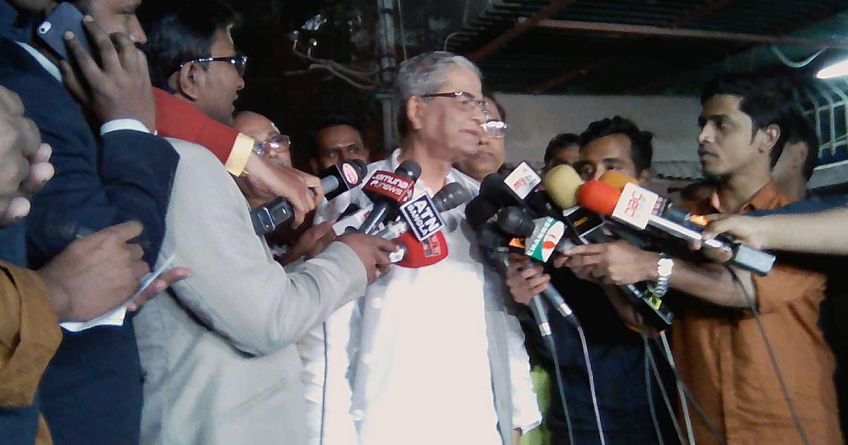 BNP secretary general Mirza Fakhrul Islam Alamgir speaks to reporters after a meeting of BNP standing committee members with senior lawyers at BNP chairperson’s Gulshan office on Friday. Photo: UNB