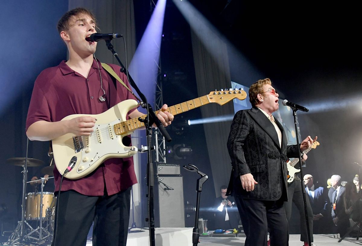 (L-R) Sam Fender and Elton John perform at the 28th Annual Elton John AIDS Foundation Academy Awards Viewing Party sponsored by IMDb, Neuro Drinks and Walmart on 09 February, 2020 in West Hollywood, California. Photo: AFP