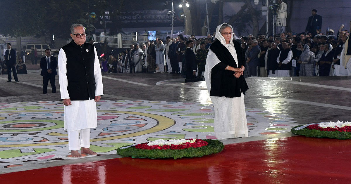 President Abdul Hamid and prime minister Sheikh Hasina pay homage by placing wreaths at the Central Shahid Minar. Photo: UNB