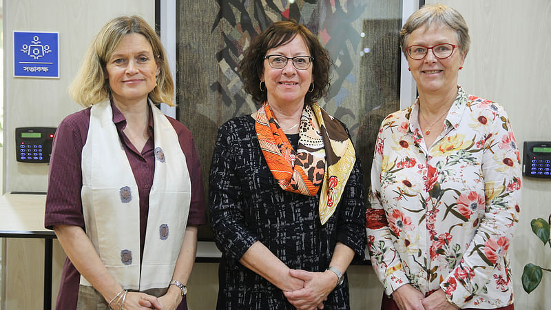 Ambassador of Denmark Winnie Estrup Petersen, ambassador of Norway Sidsel Bleken and ambassador of Sweden Charlotta Schlyter visit Prothom Alo office at Karwan Bazar on Wednesday. Photo: Prothom Alo