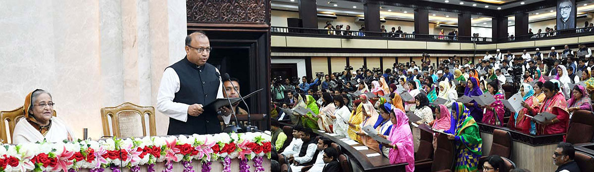 Local government, rural development and co-operatives minister Md Tazul Islam administered the sworn in of 172 councillors from the general wards and reserved women’s seats of DSCC and DNCC at the Prime Minister’s Office, Dhaka on 27 February 2020. Photo: PID