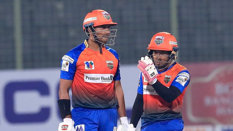 Soumya, Mushfiqur guide Khulna to fifth win in eventful game | Prothom Alo