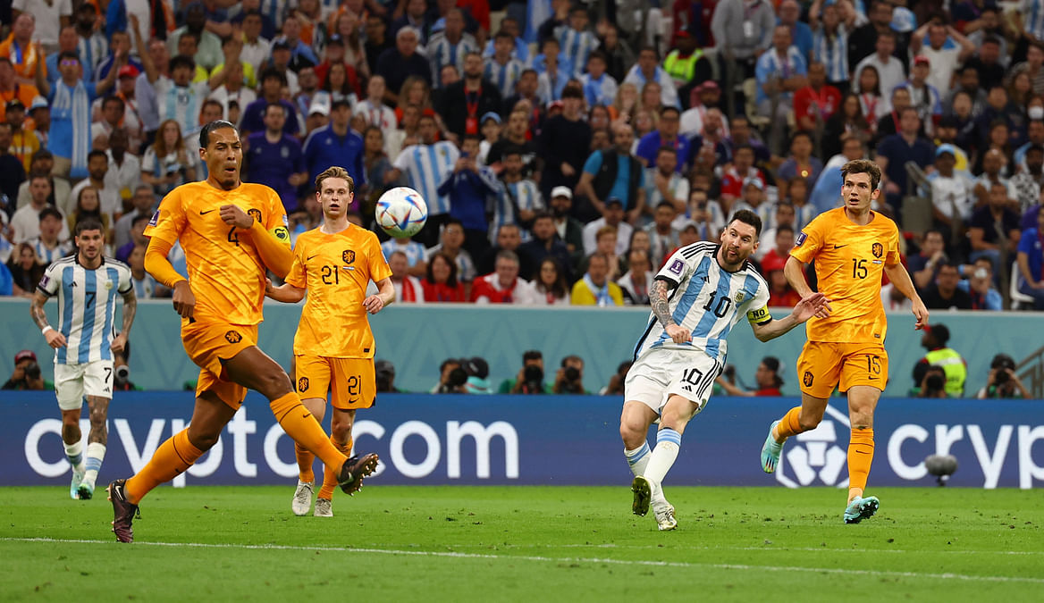 BBC Sport on X: An unlikely goalscorer! Nahuel Molina slotting home from  Lionel Messi's pass for his first World Cup goal! Netherlands 0-1 Argentina  #BBCFootball #BBCWorldCup  / X