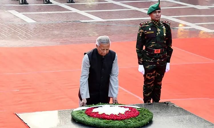 Chief adviser Dr. Muhammad Yunus places a wreath at the Martyred Intellectuals Memorial at Mirpur, Dhaka on the Martyred Intellectuals Day  