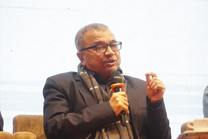 Salimullah Khan addressing a session of national dialogue on “Unity in Which Way”, at the Krishibid Institution Bangladesh (KIB) auditorium in Dhaka on 27 December 2024