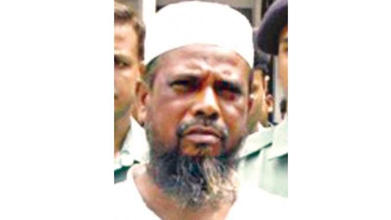 Prison Van Carrying Mufti Hannan Attacked, One Held | Prothom Alo