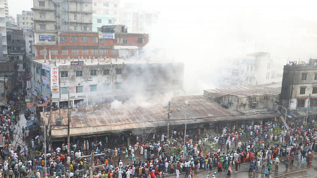 Malibagh kitchen market catches fire | Prothom Alo